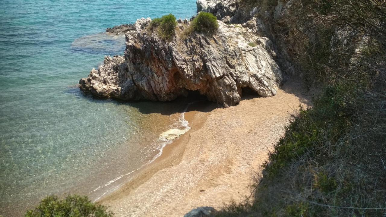 Aiolos Kalamaki  Buitenkant foto