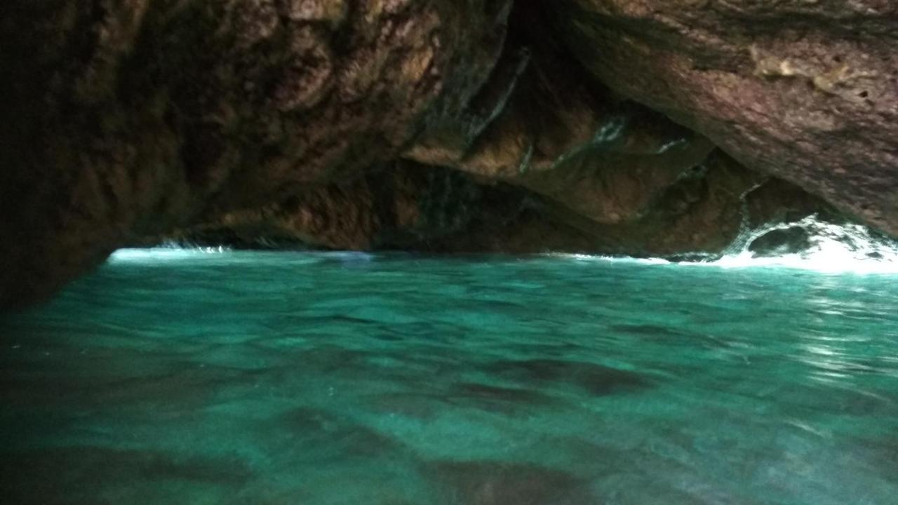 Aiolos Kalamaki  Buitenkant foto