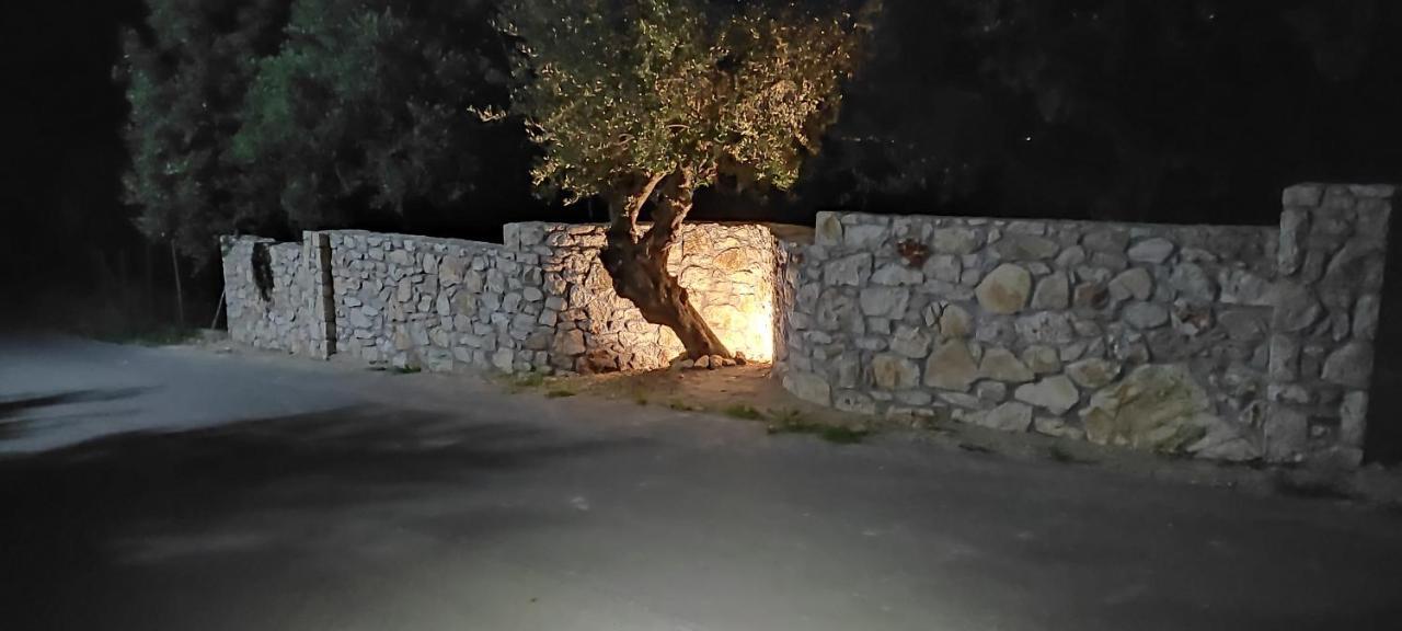 Aiolos Kalamaki  Buitenkant foto